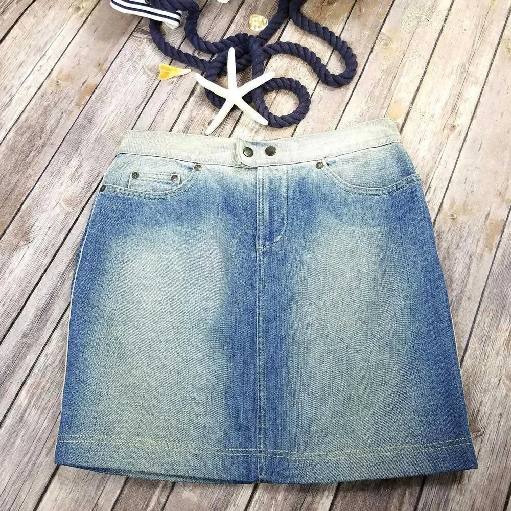New GF FERRE Women US 28 Denim Pencil Washed Jean Skirt Classic Casual Look - Picture 2 of 14